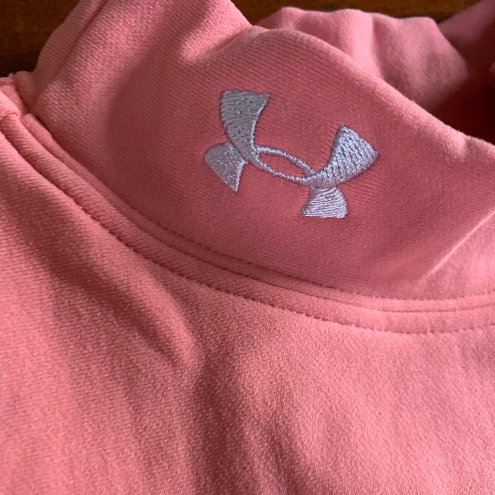 Fitted UA shirt